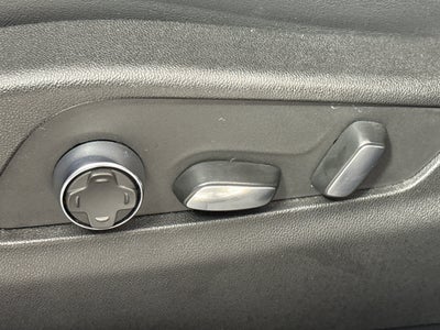 2025 Cadillac XT4 FWD Premium Luxury