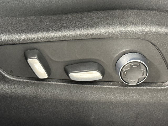 2025 Cadillac XT4 FWD Premium Luxury