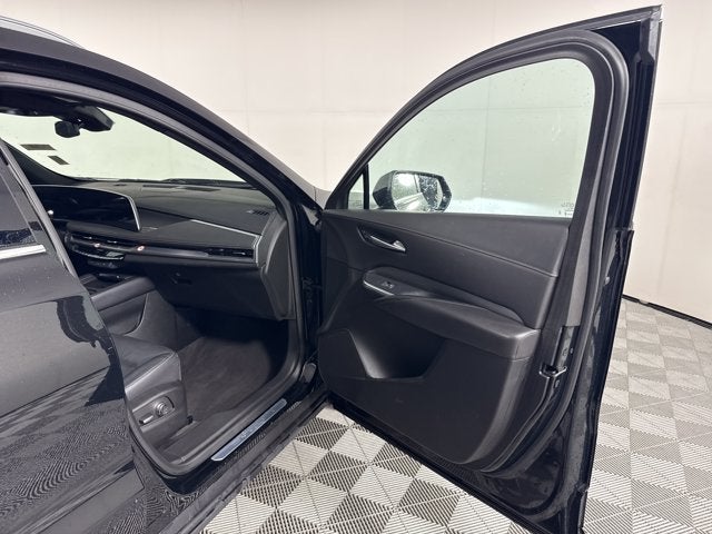 2025 Cadillac XT4 FWD Premium Luxury