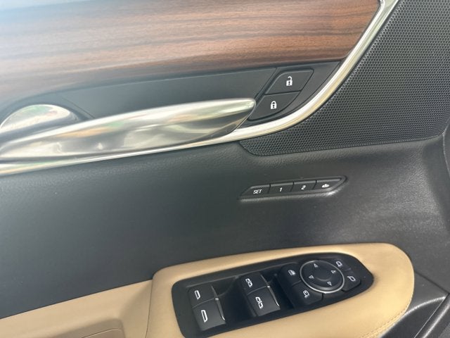 2017 Cadillac XT5 Platinum AWD