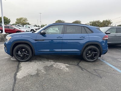 2026 Volkswagen Atlas Cross Sport 2.0T SEL R-Line Black