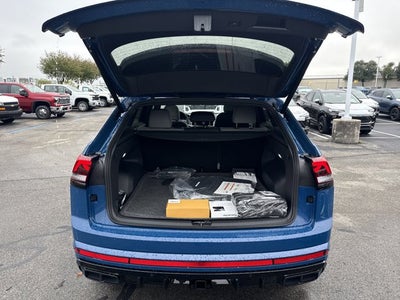 2026 Volkswagen Atlas Cross Sport 2.0T SEL R-Line Black