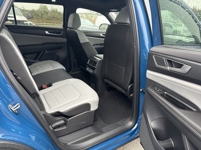 2026 Volkswagen Atlas Cross Sport 2.0T SEL R-Line Black