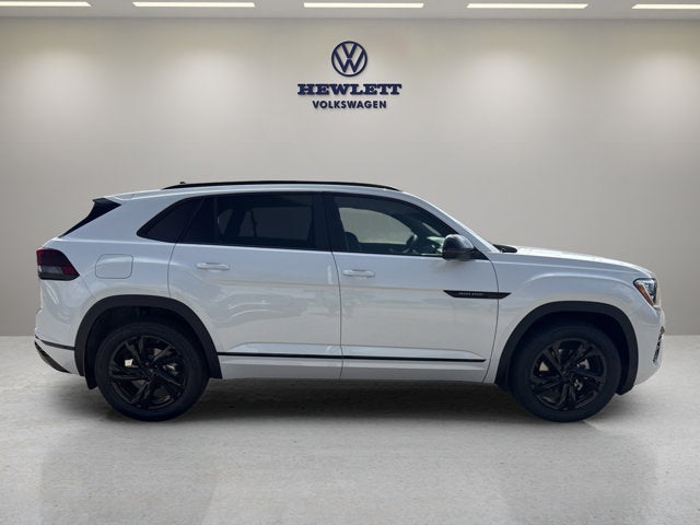 2026 Volkswagen Atlas Cross Sport 2.0T SEL R-Line Black