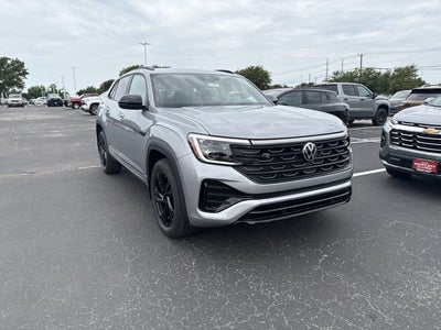 2026 Volkswagen Atlas Cross Sport 2.0T SEL R-Line Black