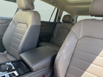 2026 Volkswagen Atlas 2.0T SEL with Captain's Chairs