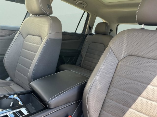 2026 Volkswagen Atlas 2.0T SEL with Captain's Chairs