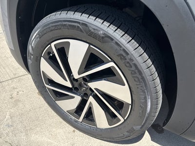 2026 Volkswagen Atlas 2.0T SEL with Captain's Chairs