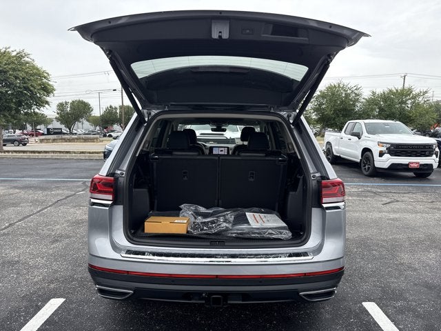 2026 Volkswagen Atlas 2.0T SEL with Captain's Chairs