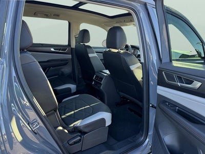 2026 Volkswagen Atlas 2.0T Peak Edition with Captain's Chairs