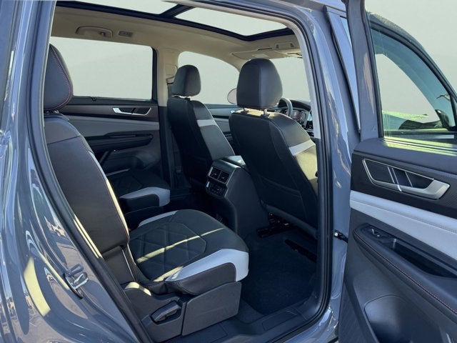 2026 Volkswagen Atlas 2.0T Peak Edition with Captain's Chairs