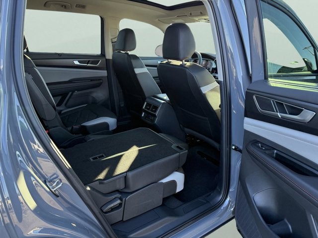 2026 Volkswagen Atlas 2.0T Peak Edition with Captain's Chairs