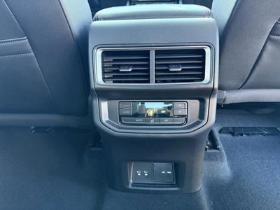 2026 Volkswagen Atlas 2.0T Peak Edition with Captain's Chairs
