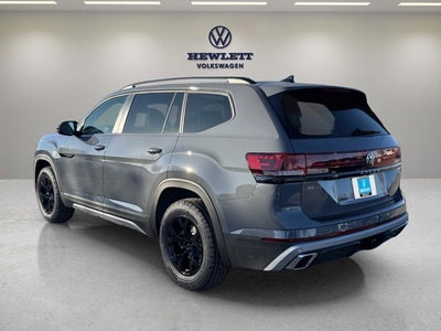 2026 Volkswagen Atlas 2.0T Peak Edition with Captain's Chairs