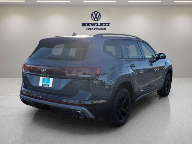 2026 Volkswagen Atlas 2.0T Peak Edition with Captain's Chairs