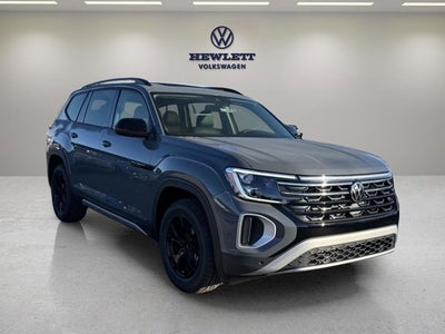2026 Volkswagen Atlas 2.0T Peak Edition with Captain's Chairs