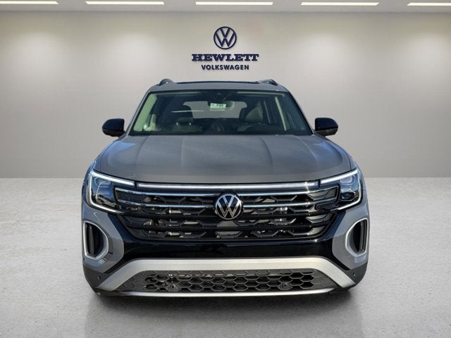 2026 Volkswagen Atlas 2.0T Peak Edition with Captain's Chairs