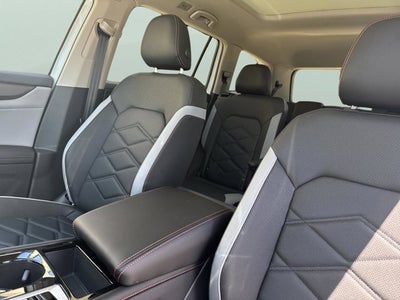 2026 Volkswagen Atlas 2.0T Peak Edition with Captain's Chairs