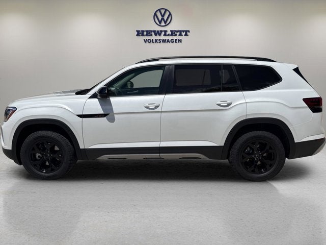 2026 Volkswagen Atlas 2.0T Peak Edition with Captain's Chairs