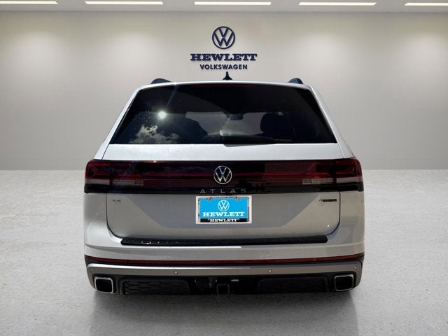 2026 Volkswagen Atlas 2.0T Peak Edition with Captain's Chairs