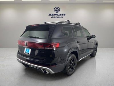 2024 Volkswagen Atlas 2.0T Peak Edition SE w/Technology