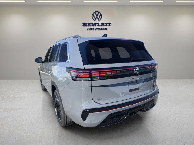 2027 Volkswagen Atlas SEL Premium R-Line with Captain's Chairs