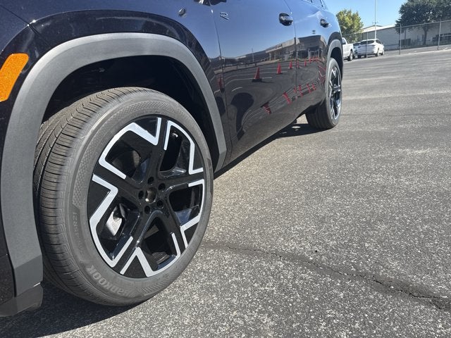 2027 Volkswagen Atlas SEL Premium R-Line with Captain's Chairs