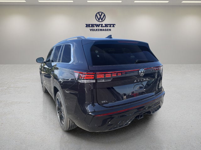 2027 Volkswagen Atlas SEL Premium R-Line with Captain's Chairs