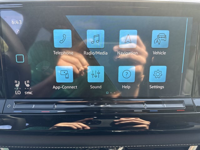 2026 Volkswagen Atlas Cross Sport 2.0T SEL Premium R-Line