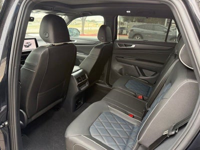 2025 Volkswagen Atlas Cross Sport 2.0T SEL Premium R-Line