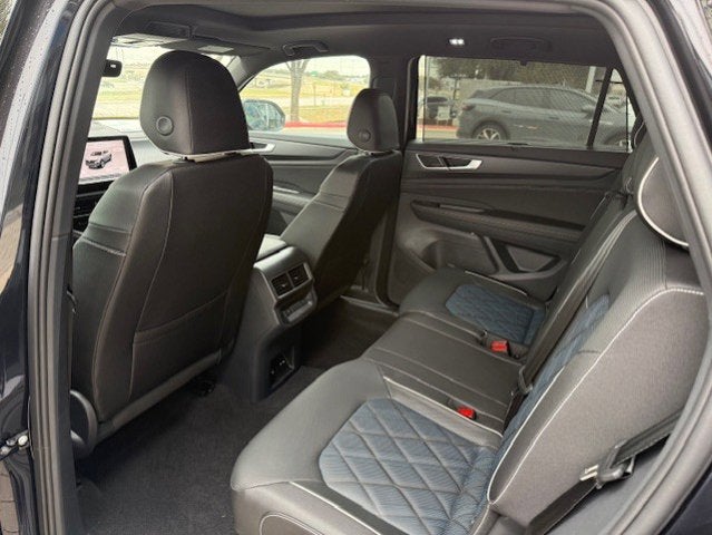 2025 Volkswagen Atlas Cross Sport 2.0T SEL Premium R-Line