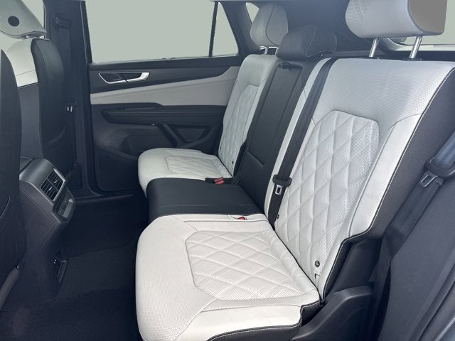 2025 Volkswagen Atlas Cross Sport 2.0T SEL Premium R-Line