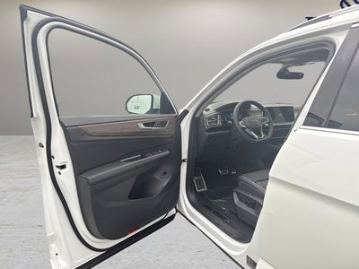 2026 Volkswagen Atlas 2.0T SEL Premium R-Line with Captain's Chairs