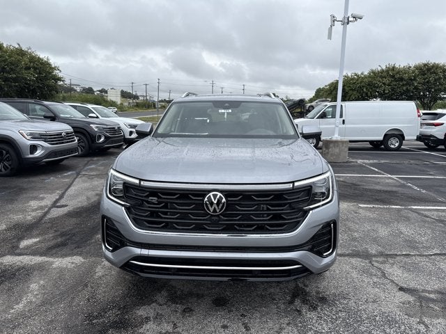 2026 Volkswagen Atlas 2.0T SEL Premium R-Line with Captain's Chairs