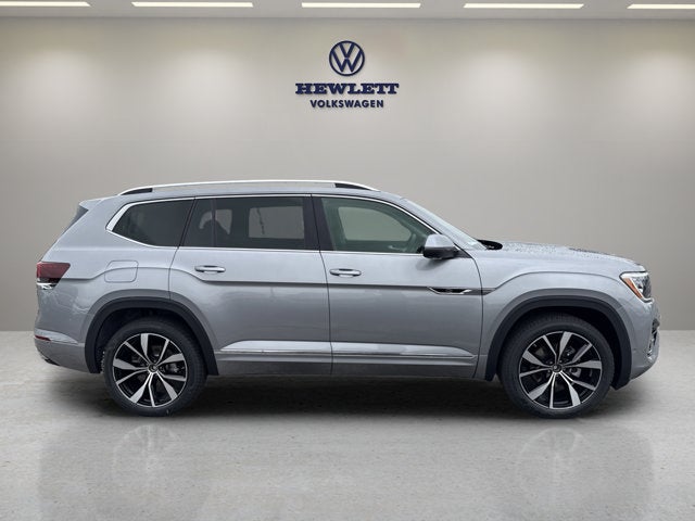 2026 Volkswagen Atlas 2.0T SEL Premium R-Line with Captain's Chairs