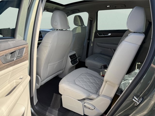 2026 Volkswagen Atlas 2.0T SEL Premium R-Line with Captain's Chairs