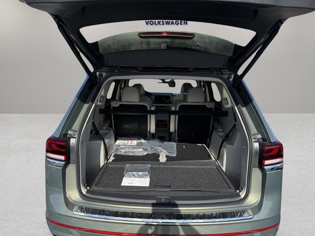 2026 Volkswagen Atlas 2.0T SEL Premium R-Line with Captain's Chairs