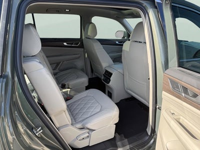 2026 Volkswagen Atlas 2.0T SEL Premium R-Line with Captain's Chairs