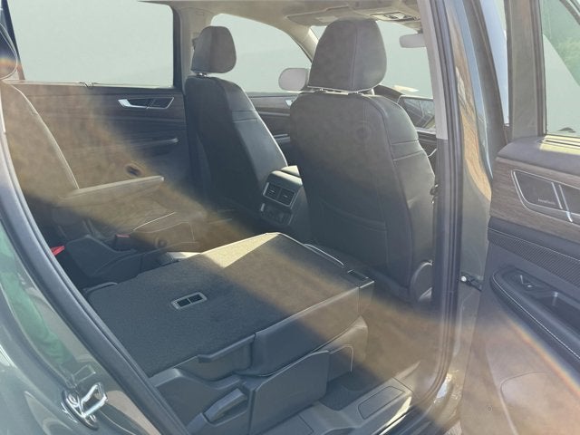 2026 Volkswagen Atlas 2.0T SEL Premium R-Line with Captain's Chairs