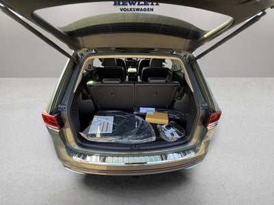 2026 Volkswagen Atlas 2.0T SEL Premium R-Line with Captain's Chairs