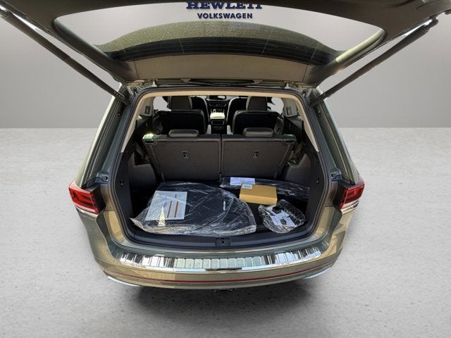 2026 Volkswagen Atlas 2.0T SEL Premium R-Line with Captain's Chairs