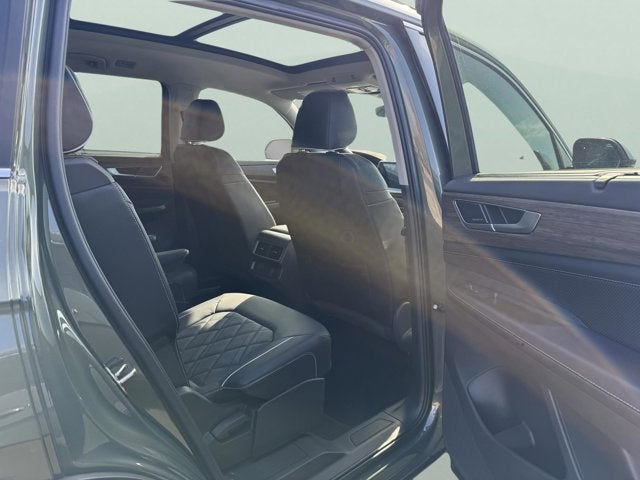 2026 Volkswagen Atlas 2.0T SEL Premium R-Line with Captain's Chairs