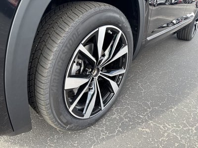 2026 Volkswagen Atlas 2.0T SEL Premium R-Line with Captain's Chairs
