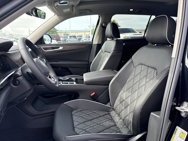 2026 Volkswagen Atlas 2.0T SEL Premium R-Line with Captain's Chairs