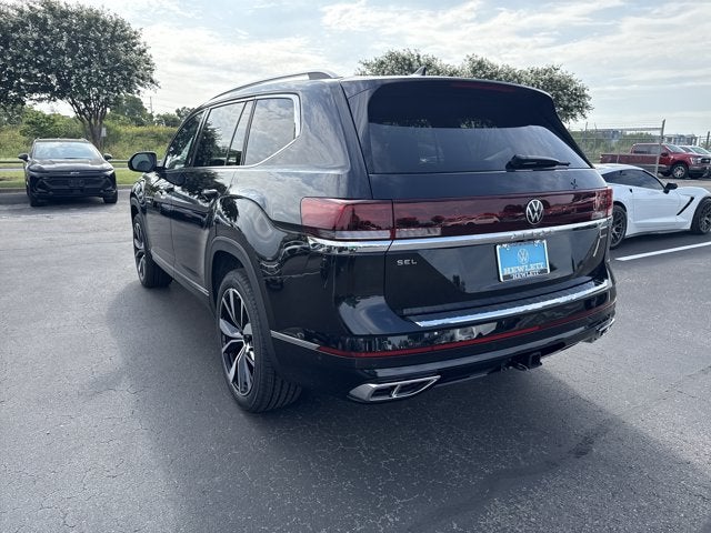 2026 Volkswagen Atlas 2.0T SEL Premium R-Line with Captain's Chairs
