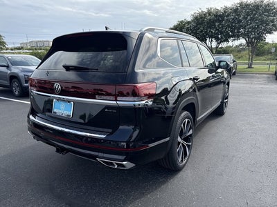 2026 Volkswagen Atlas 2.0T SEL Premium R-Line with Captain's Chairs