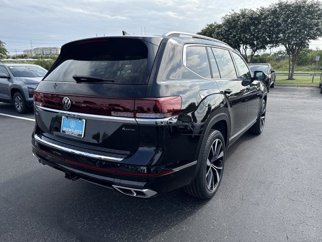 2026 Volkswagen Atlas 2.0T SEL Premium R-Line with Captain's Chairs