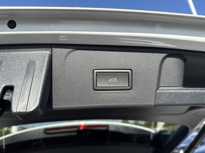 2026 Volkswagen Atlas 2.0T SEL Premium R-Line with Captain's Chairs