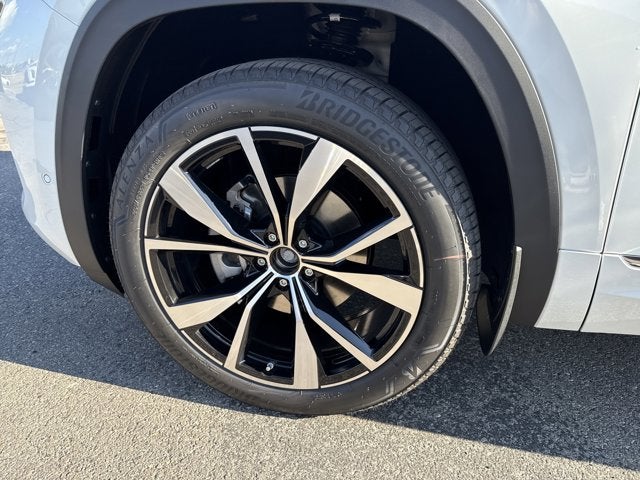 2026 Volkswagen Atlas 2.0T SEL Premium R-Line with Captain's Chairs