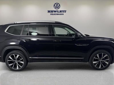 2026 Volkswagen Atlas 2.0T SEL Premium R-Line with Captain's Chairs